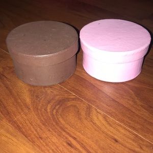 Cute pink and brown little circle jewelry boxes